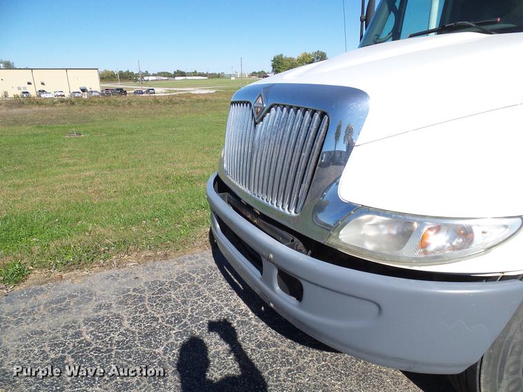 image for item DE5288 2007 International 4200 box truck