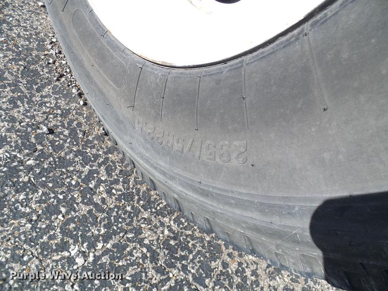 image for item DE5288 2007 International 4200 box truck