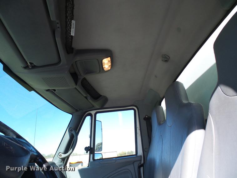 image for item DE5288 2007 International 4200 box truck