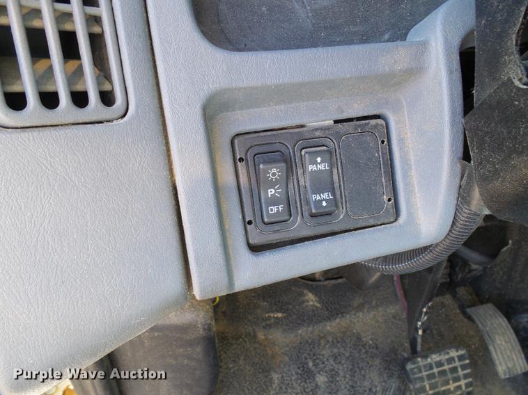 image for item DE5288 2007 International 4200 box truck