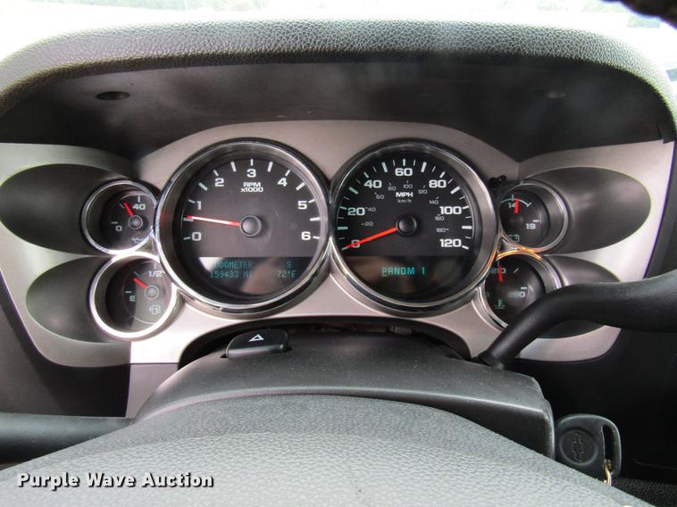 image for item DE5833 2014 Chevrolet Silverado 2500HD Crew Cab pickup truck