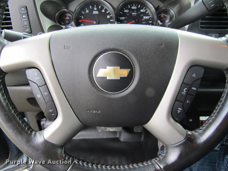 image for item DE5833 2014 Chevrolet Silverado 2500HD Crew Cab pickup truck
