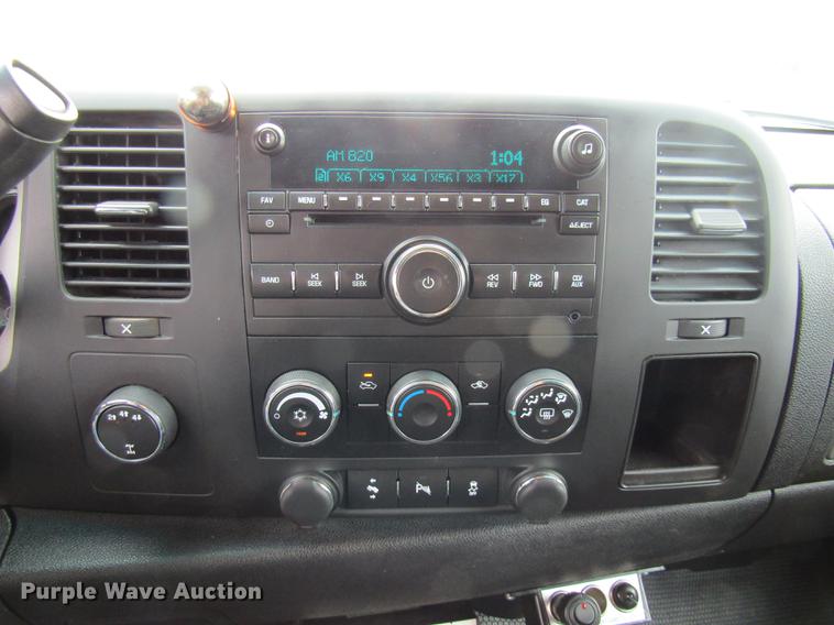 image for item DE5833 2014 Chevrolet Silverado 2500HD Crew Cab pickup truck