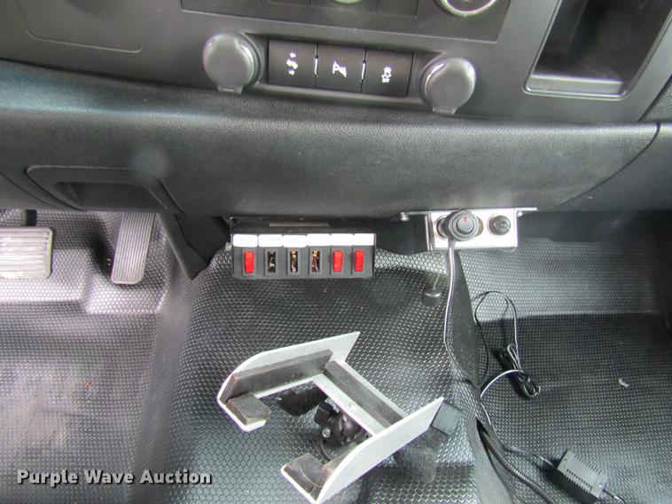 image for item DE5833 2014 Chevrolet Silverado 2500HD Crew Cab pickup truck