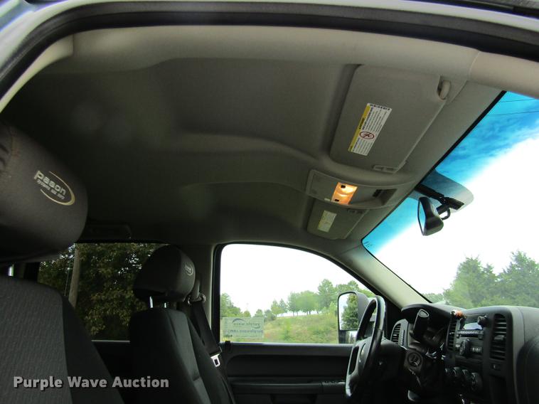 image for item DE5833 2014 Chevrolet Silverado 2500HD Crew Cab pickup truck