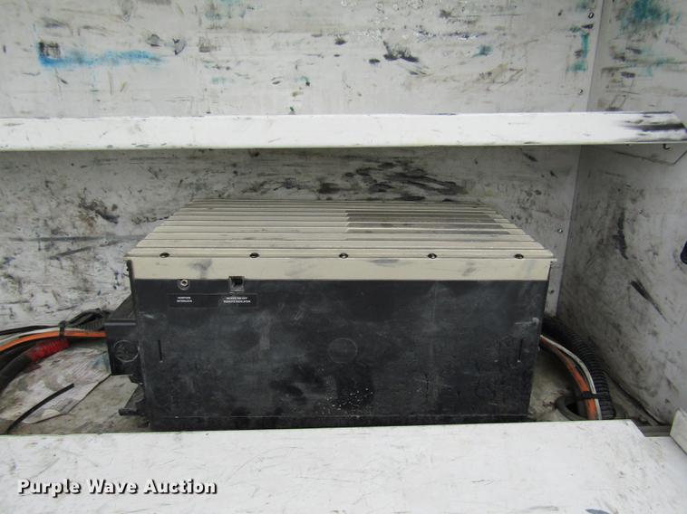 image for item DE5833 2014 Chevrolet Silverado 2500HD Crew Cab pickup truck