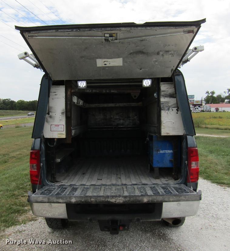 image for item DE5833 2014 Chevrolet Silverado 2500HD Crew Cab pickup truck