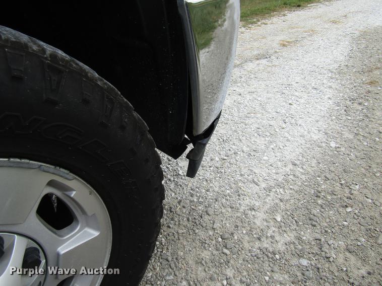 image for item DE5833 2014 Chevrolet Silverado 2500HD Crew Cab pickup truck