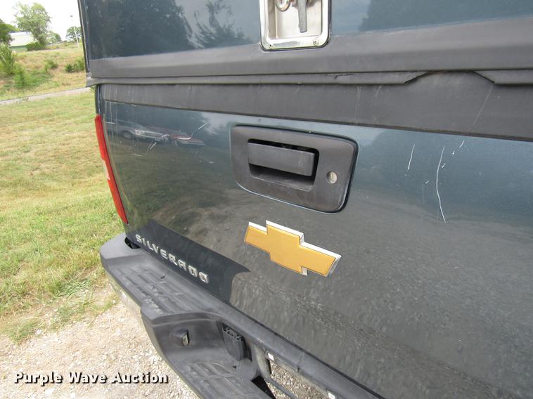 image for item DE5833 2014 Chevrolet Silverado 2500HD Crew Cab pickup truck