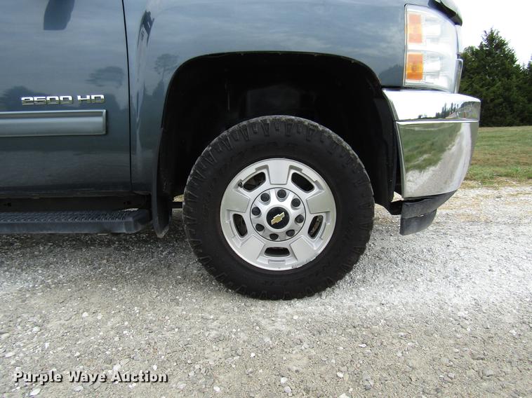 image for item DE5833 2014 Chevrolet Silverado 2500HD Crew Cab pickup truck