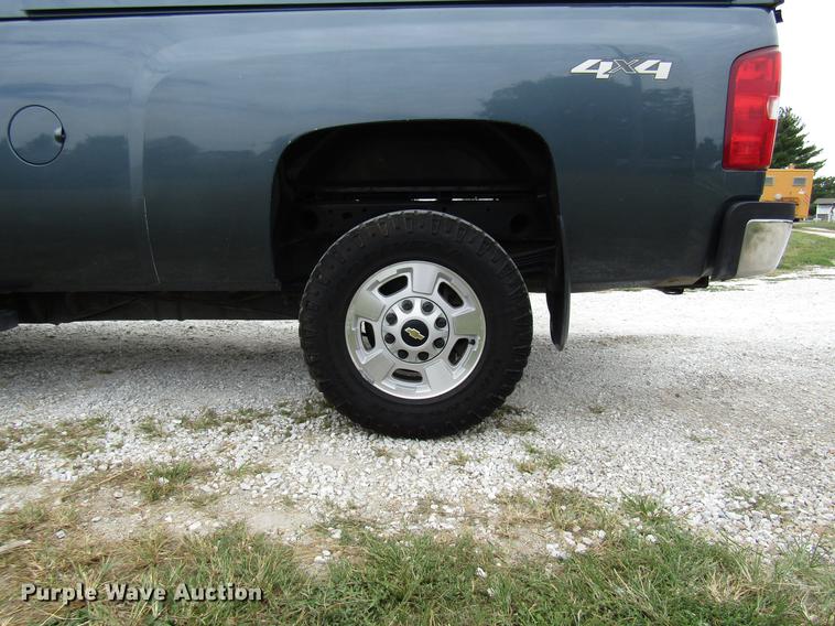 image for item DE5833 2014 Chevrolet Silverado 2500HD Crew Cab pickup truck