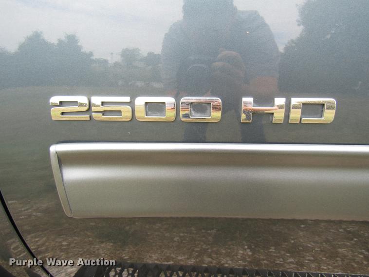 image for item DE5833 2014 Chevrolet Silverado 2500HD Crew Cab pickup truck