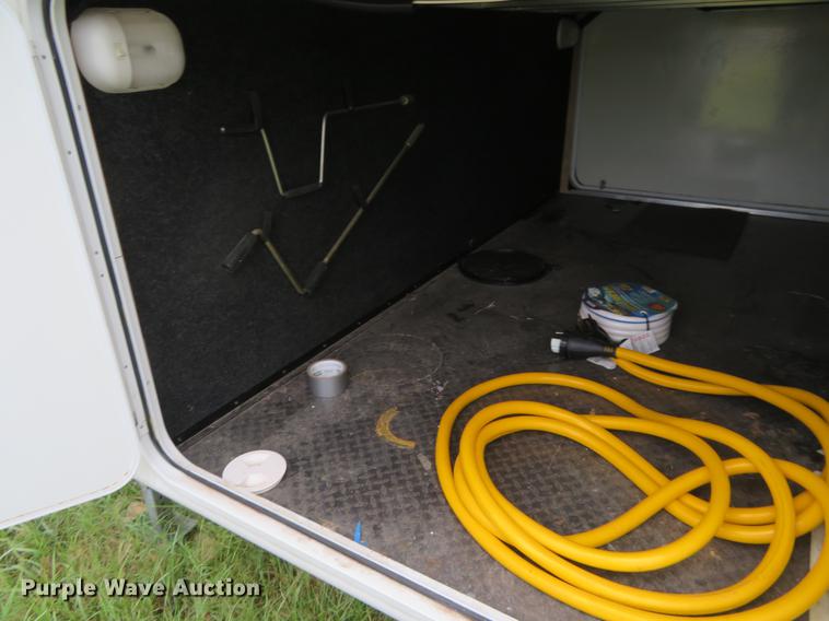 image for item DE6487 2009 Montana 2955 RL camper