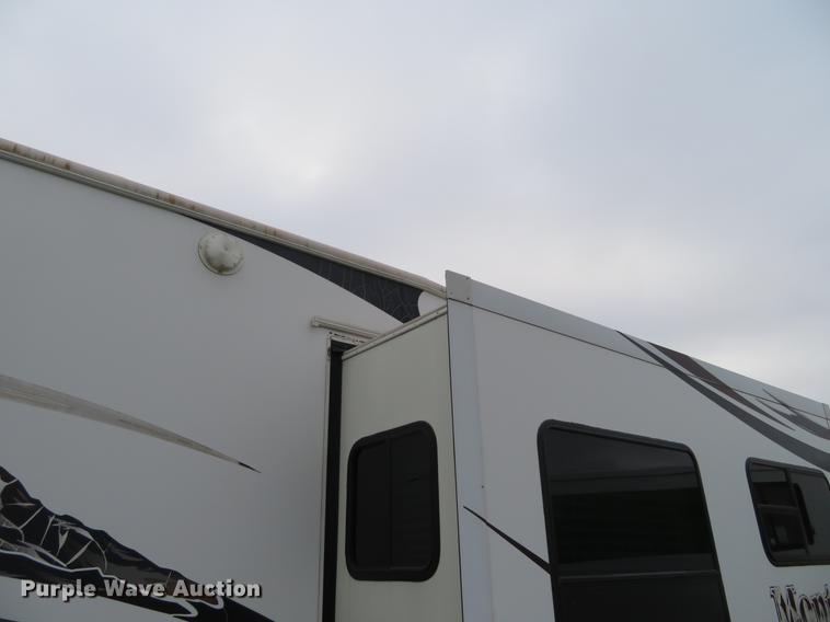 image for item DE6487 2009 Montana 2955 RL camper