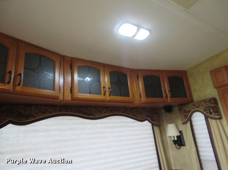 image for item DE6487 2009 Montana 2955 RL camper