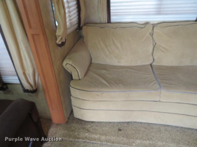 image for item DE6487 2009 Montana 2955 RL camper