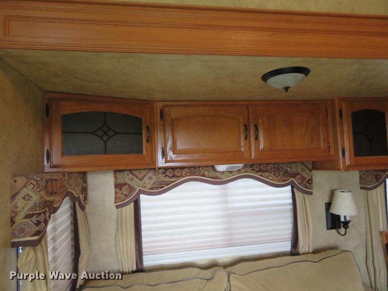 image for item DE6487 2009 Montana 2955 RL camper