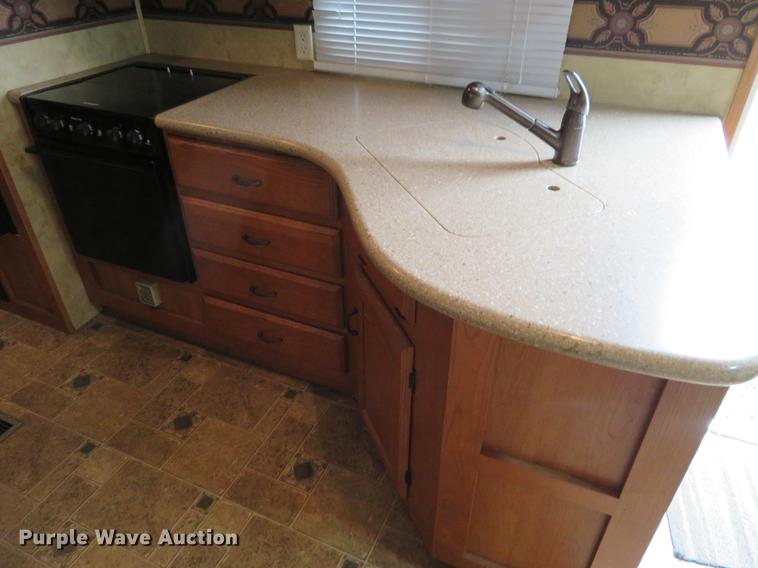 image for item DE6487 2009 Montana 2955 RL camper