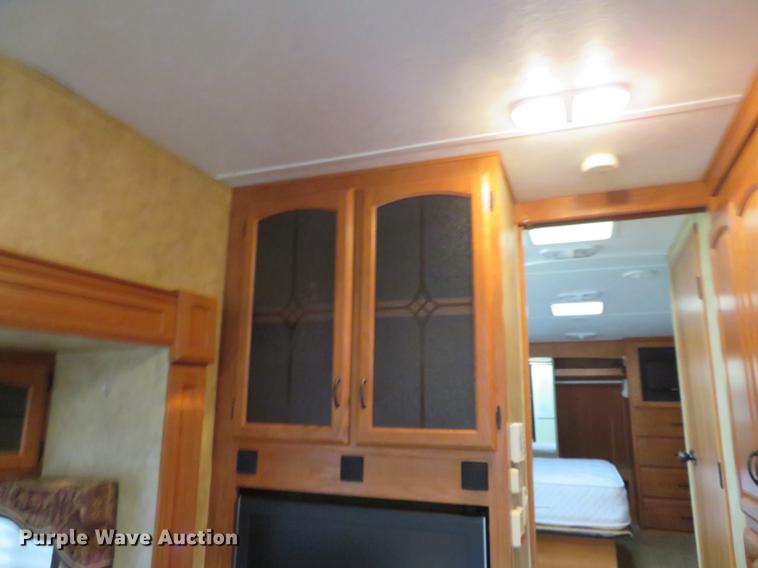 image for item DE6487 2009 Montana 2955 RL camper