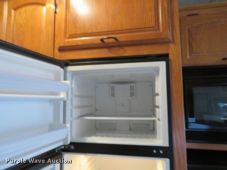 image for item DE6487 2009 Montana 2955 RL camper