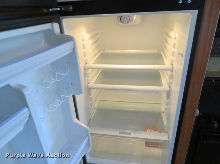 image for item DE6487 2009 Montana 2955 RL camper