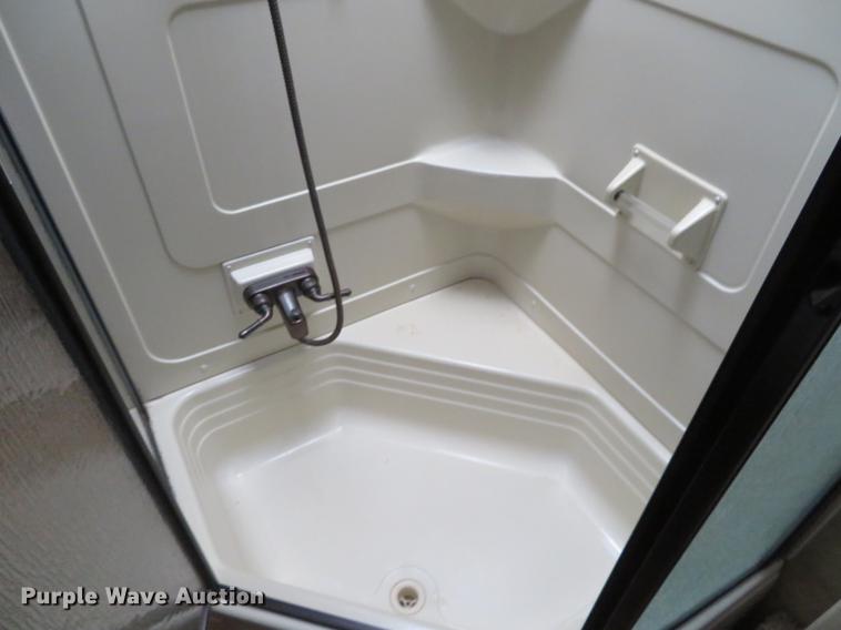 image for item DE6487 2009 Montana 2955 RL camper