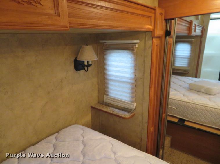 image for item DE6487 2009 Montana 2955 RL camper