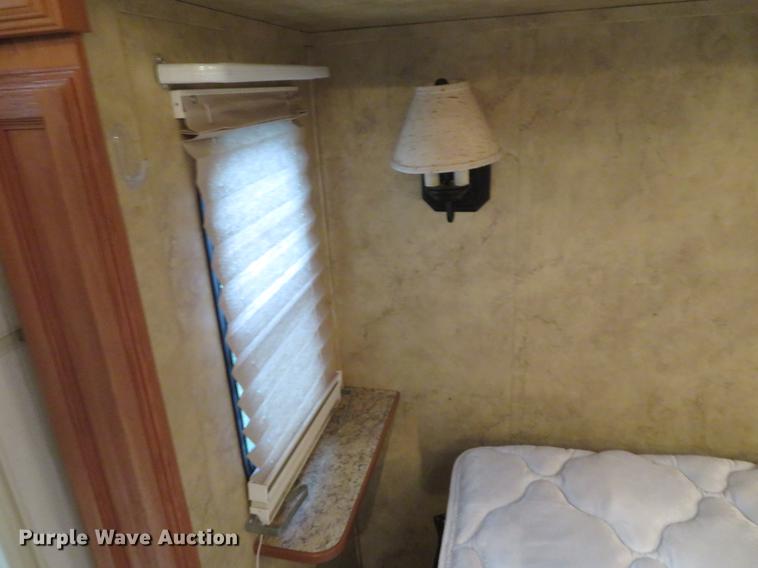 image for item DE6487 2009 Montana 2955 RL camper