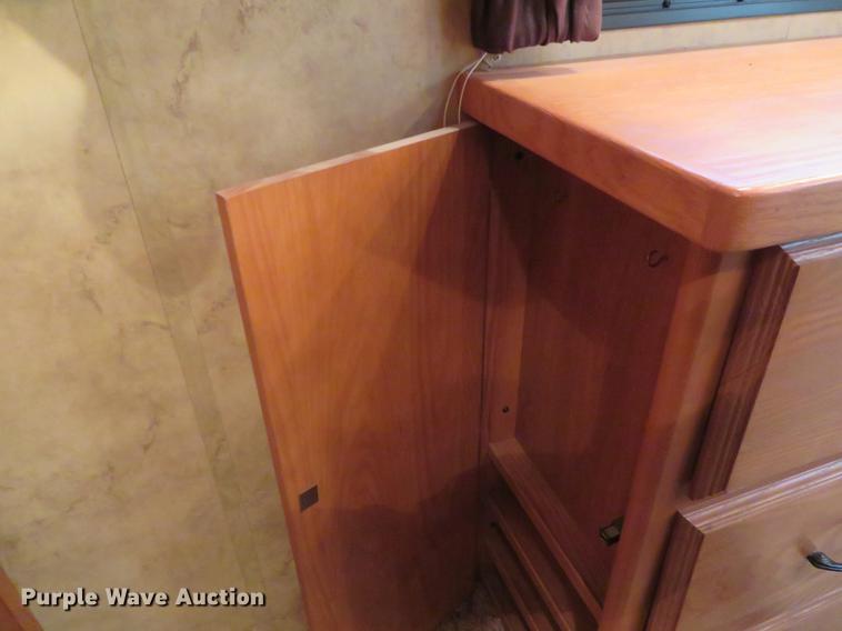 image for item DE6487 2009 Montana 2955 RL camper