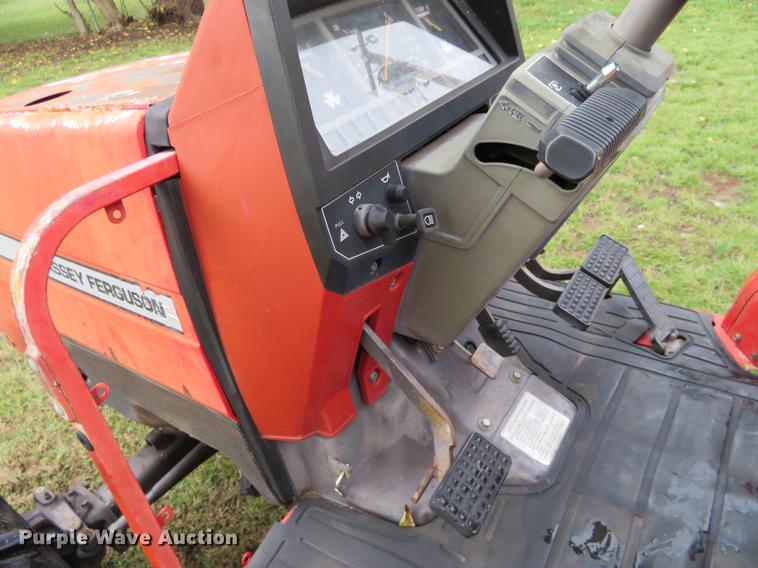 image for item DE6488 Massey-Ferguson 1240 MFWD tractor