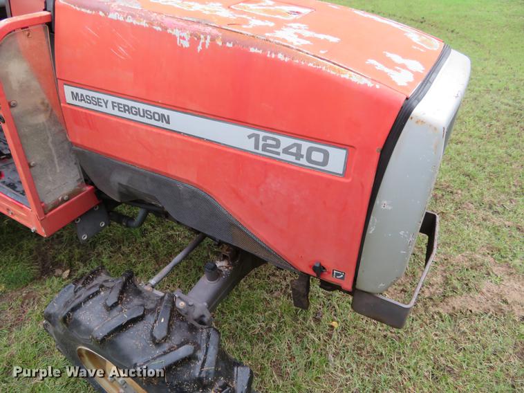 image for item DE6488 Massey-Ferguson 1240 MFWD tractor