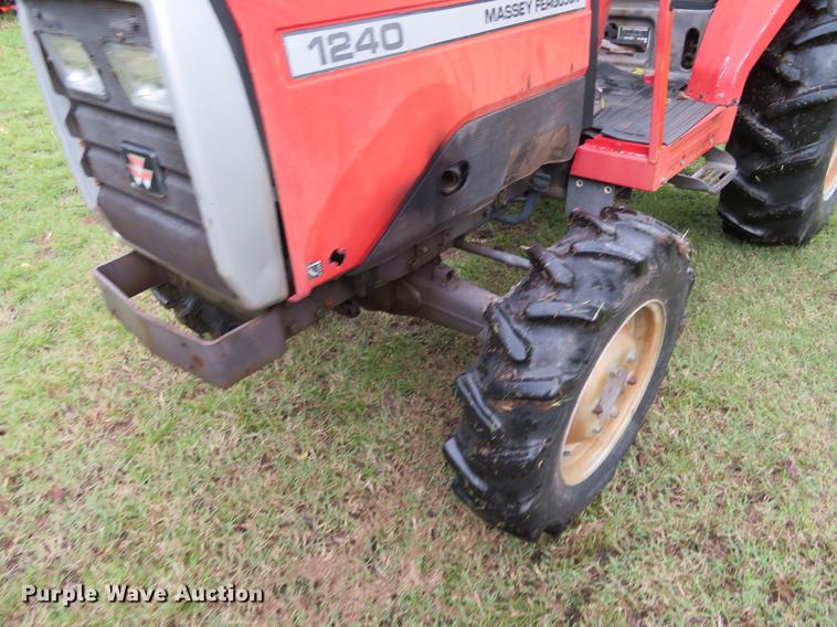 image for item DE6488 Massey-Ferguson 1240 MFWD tractor