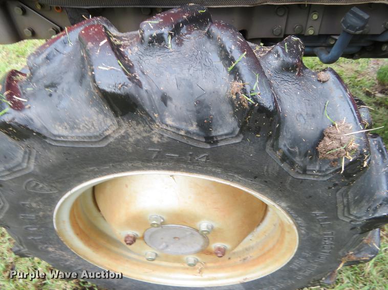 image for item DE6488 Massey-Ferguson 1240 MFWD tractor