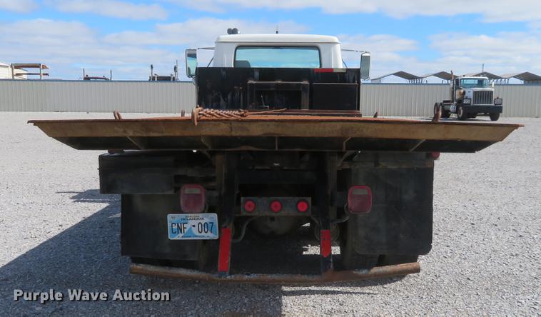 image for item DE6490 1994 International 4900 rollback truck