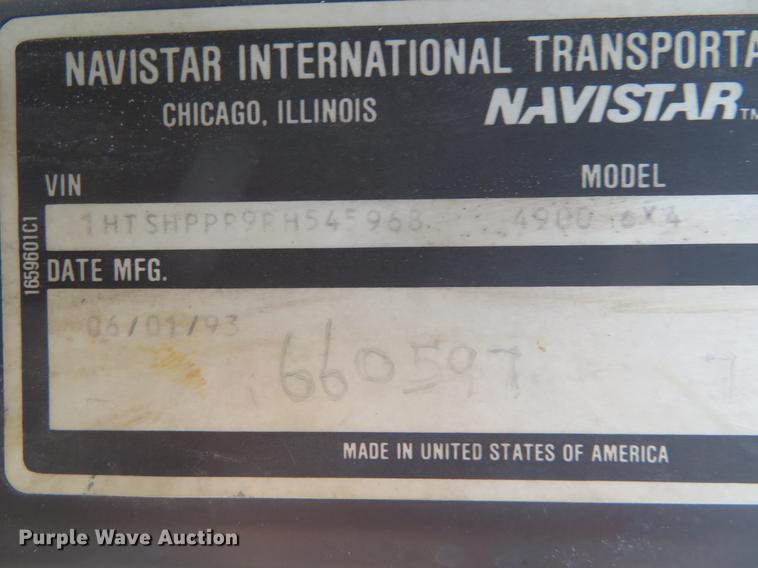 image for item DE6490 1994 International 4900 rollback truck