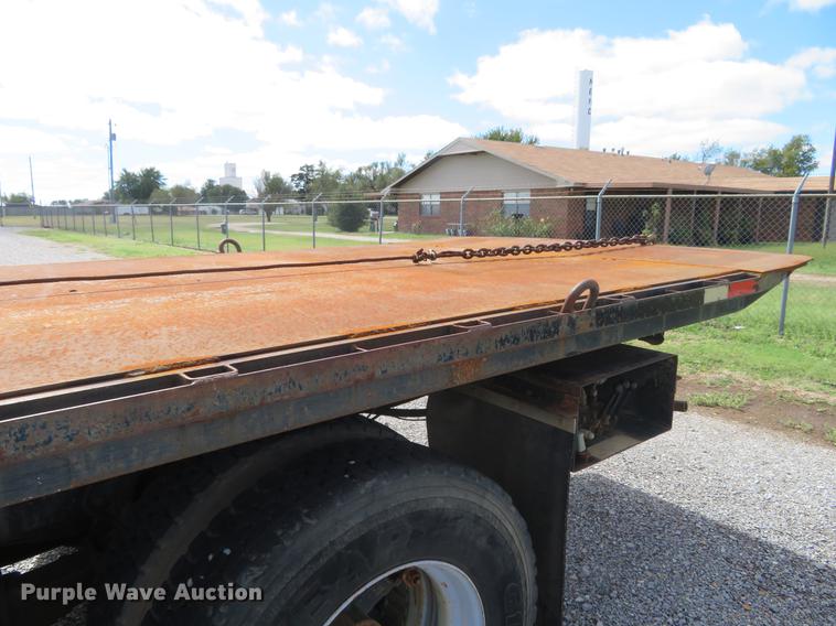 image for item DE6490 1994 International 4900 rollback truck