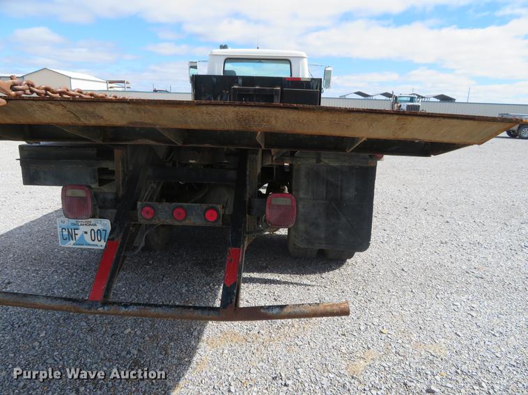 image for item DE6490 1994 International 4900 rollback truck