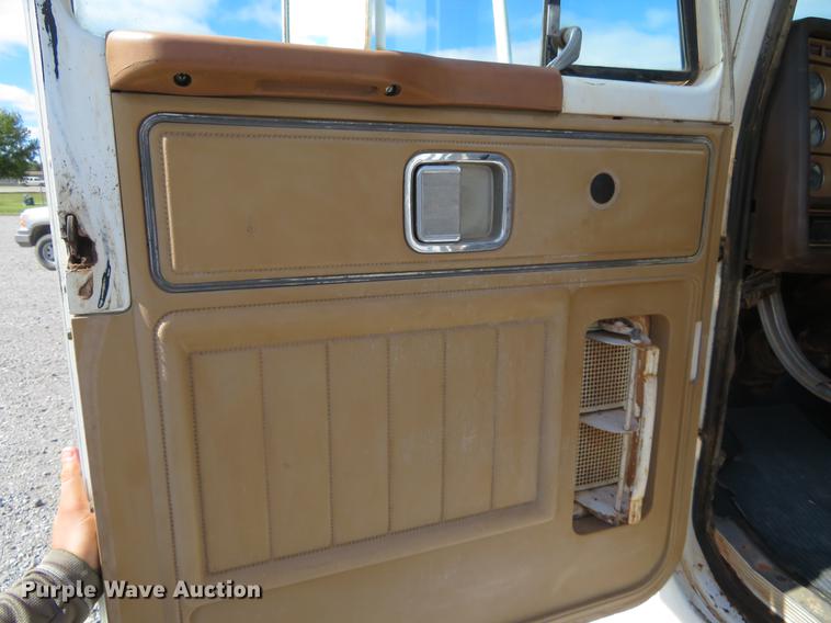 image for item DE6491 1980 Chevrolet Bison semi truck