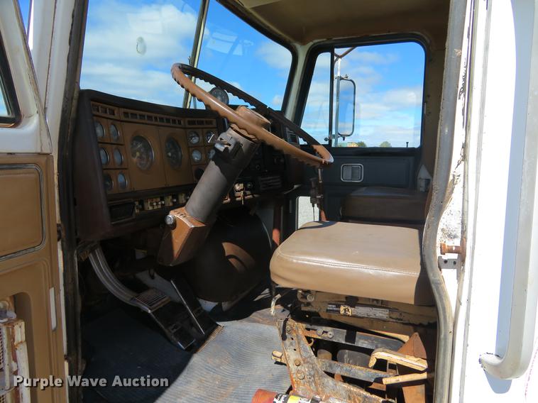 image for item DE6491 1980 Chevrolet Bison semi truck