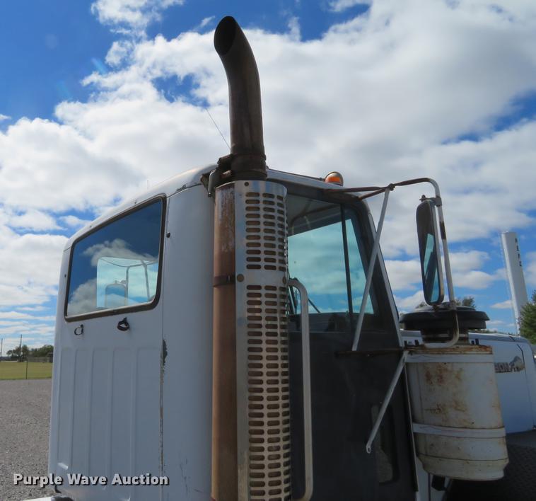 image for item DE6491 1980 Chevrolet Bison semi truck