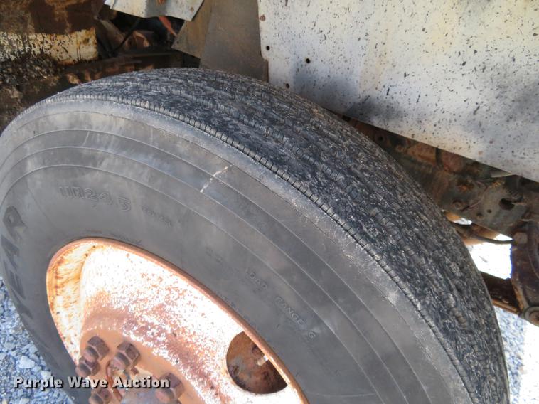 image for item DE6491 1980 Chevrolet Bison semi truck