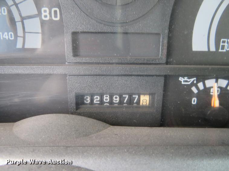 image for item DE6492 1997 GMC C6500 box truck