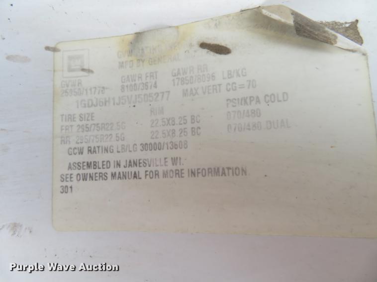 image for item DE6492 1997 GMC C6500 box truck