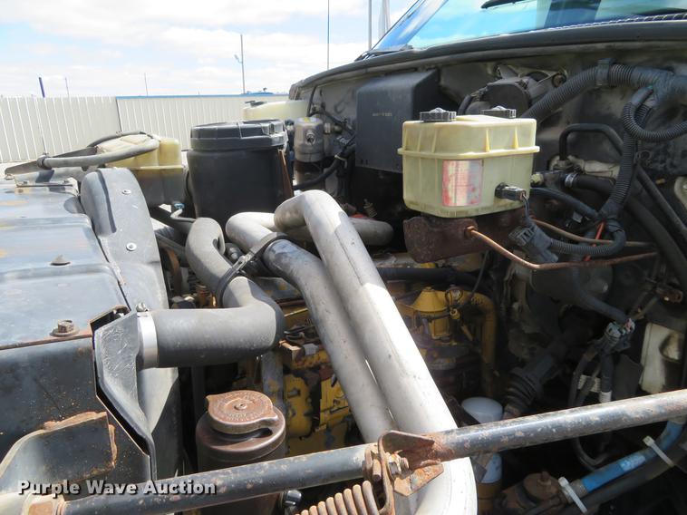 image for item DE6492 1997 GMC C6500 box truck