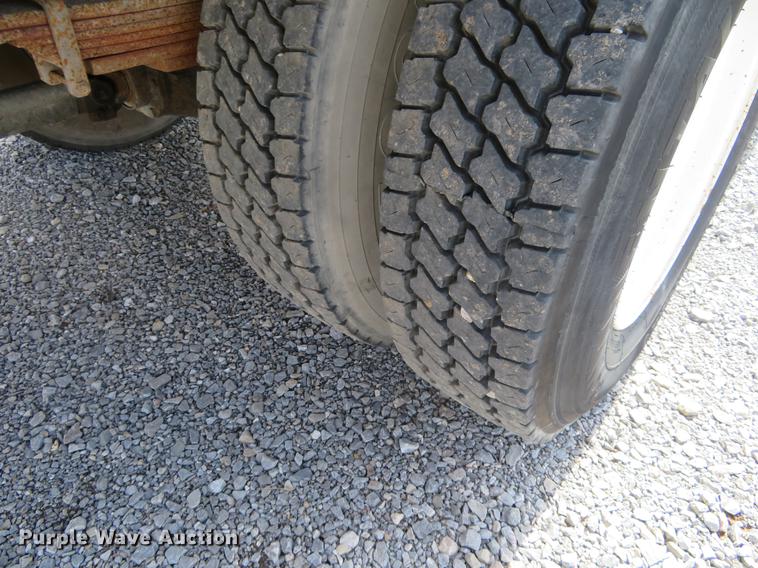 image for item DE6492 1997 GMC C6500 box truck