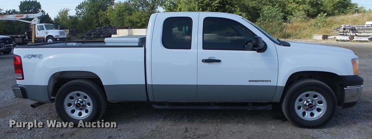 image for item DE7277 2012 GMC Sierra 1500 Ext. Cab pickup truck
