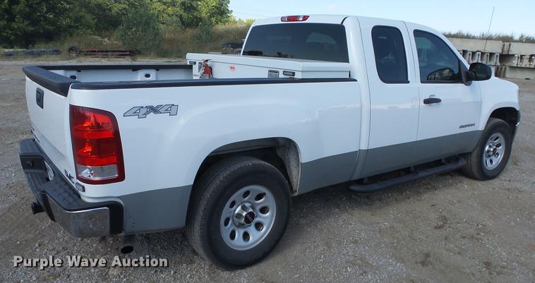 image for item DE7277 2012 GMC Sierra 1500 Ext. Cab pickup truck