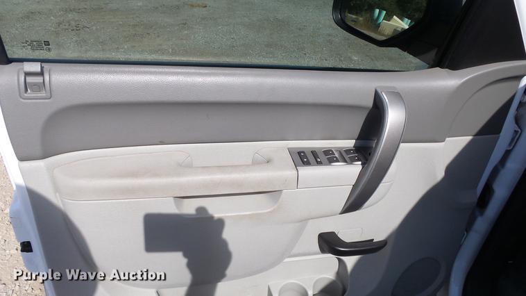 image for item DE7277 2012 GMC Sierra 1500 Ext. Cab pickup truck