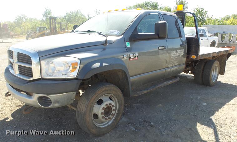 image for item DE7281 2008 Dodge Ram 4500HD Quad Cab flatbed truck
