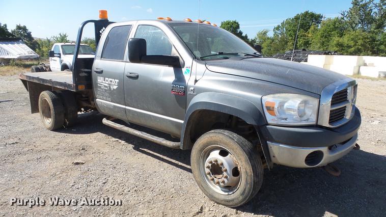image for item DE7281 2008 Dodge Ram 4500HD Quad Cab flatbed truck